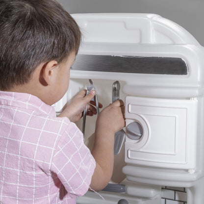 STEP2 QUAINT KITCHEN (WHITE)