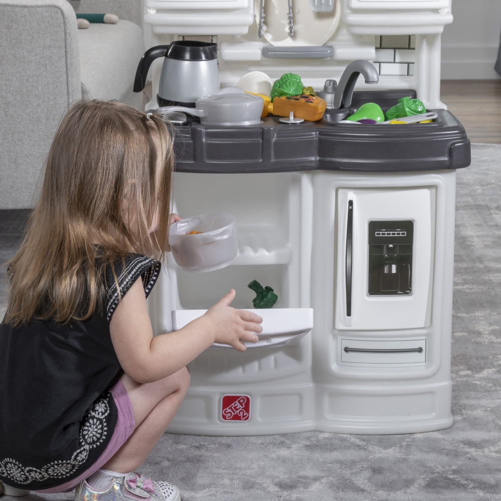 STEP2 QUAINT KITCHEN (WHITE)