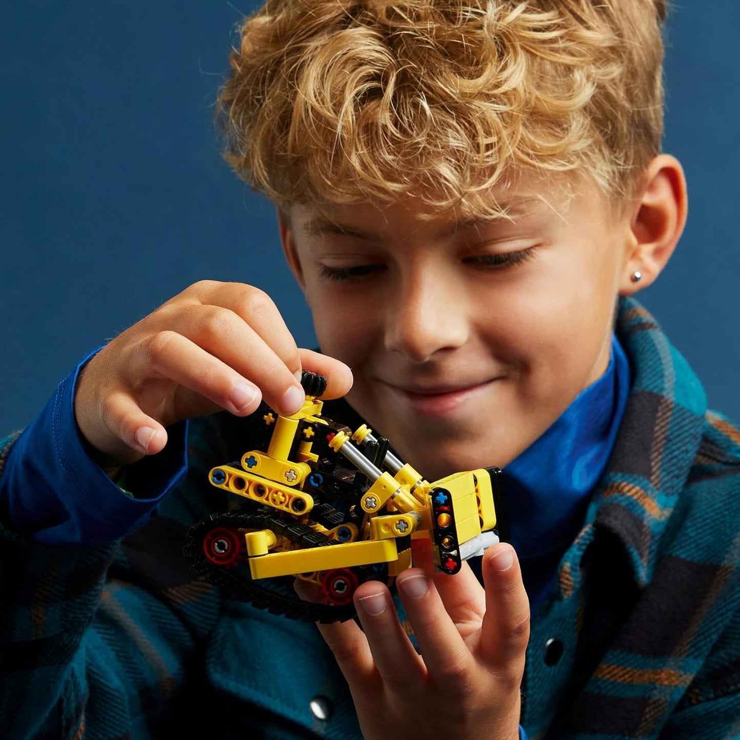 LEGO Technic Heavy-Duty Bulldozer Set 42163 (195 Pieces) | 7+ Years