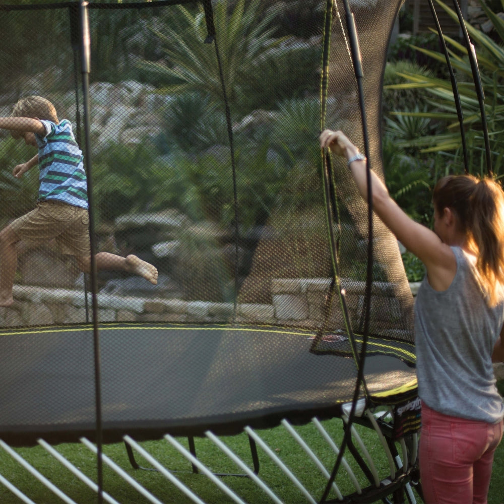 Springfree Medium Oval Trampoline with Enclosure